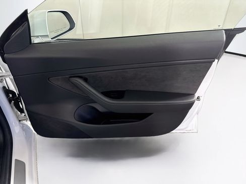 Used 2018 Tesla Model 3 Long Range RWD image 32