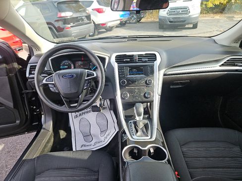 Used 2016 Ford Fusion SE image 20