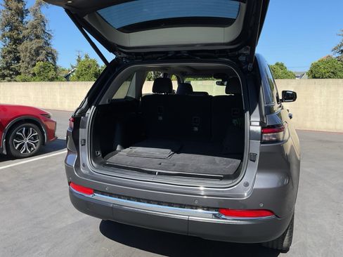 Used 2023 Jeep Grand Cherokee 4WD 4xe image 25