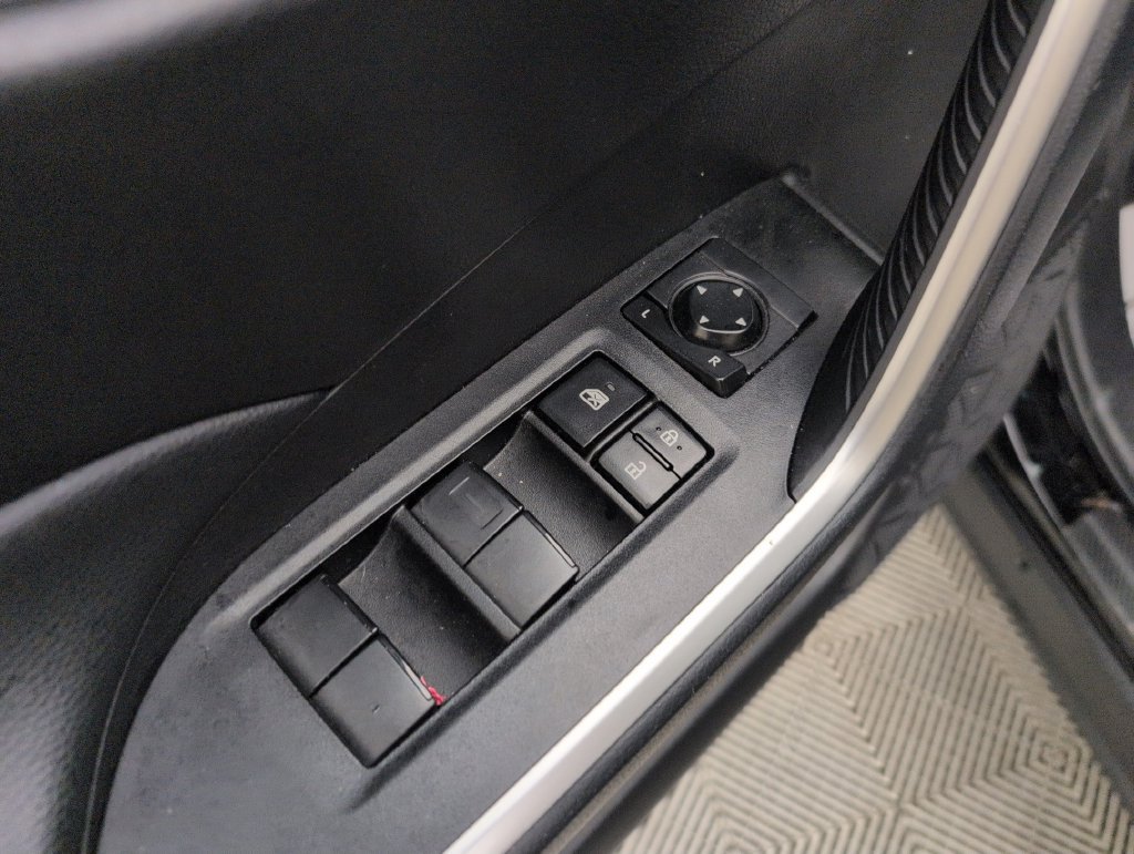 Used 2024 Toyota RAV4 LE FWD image 31