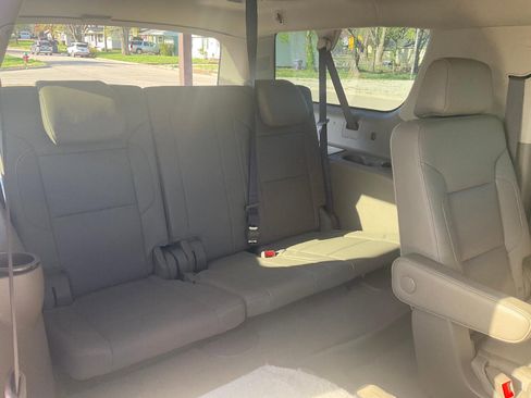 Used 2019 Chevrolet Suburban Premier image 13
