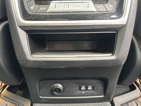 Used 2020 BMW X7 xDrive50i w/ Cold Weather Package image 48