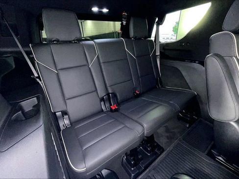 Used 2025 Cadillac Escalade Sport AWD/4WD image 38