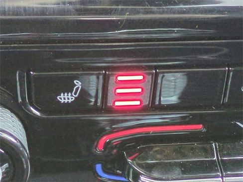 Used 2024 Jeep Grand Cherokee Altitude image 23