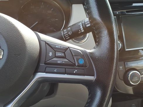 Used 2022 Nissan Rogue Sport SV w/ Technology Package image 14