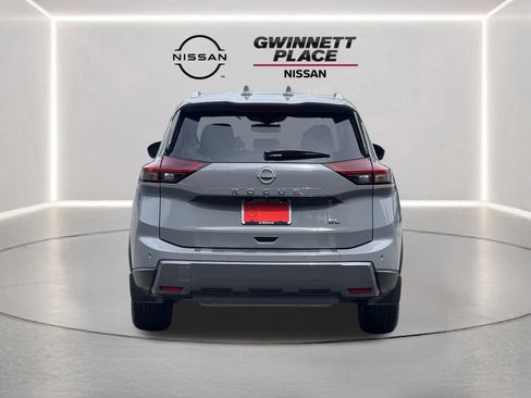 Certified 2025 Nissan Rogue SL w/ Tech Package FWD image 23