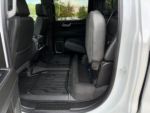 Used 2022 GMC Sierra 1500 SLT AWD/4WD image 28
