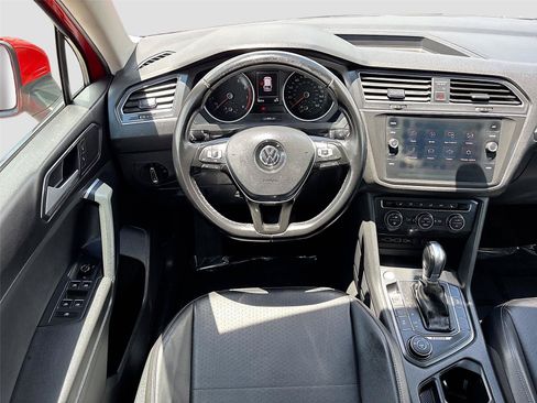 Used 2018 Volkswagen Tiguan SE w/ Panoramic Sunroof Package AWD/4WD image 22