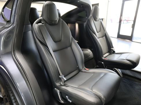 Used 2023 Tesla Model X image 39