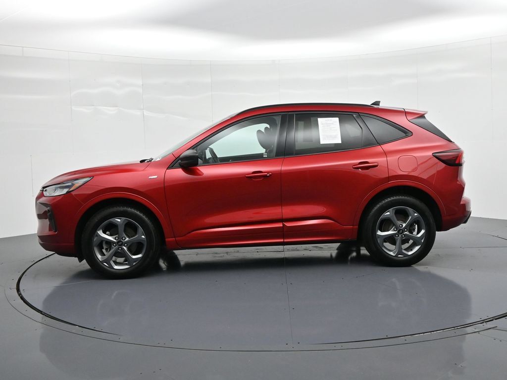 Used 2023 Ford Escape ST-Line w/ Tech Pack #1 AWD/4WD image 9