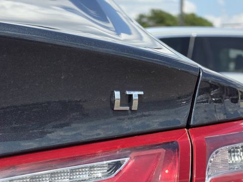 Used 2021 Chevrolet Malibu LT FWD image 31