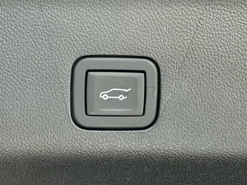 Used 2024 GMC Yukon Denali Ultimate image 16