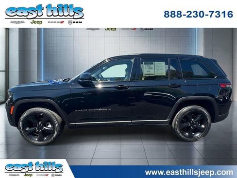Certified 2023 Jeep Grand Cherokee Limited w/ Luxury Tech Group II AWD/4WD image 6