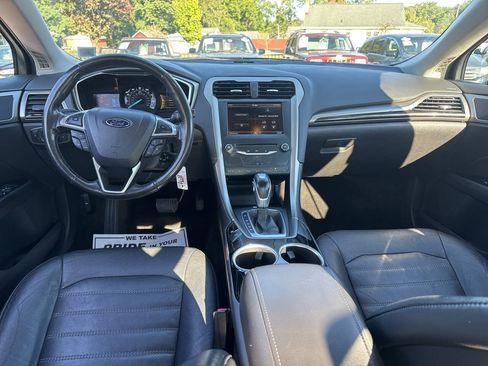 Used 2014 Ford Fusion SE w/ Equipment Group 202A FWD image 15