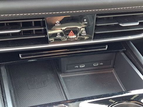 Used 2024 Volkswagen Atlas Cross Sport SE image 17