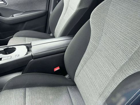 Used 2023 Nissan Rogue SV image 5