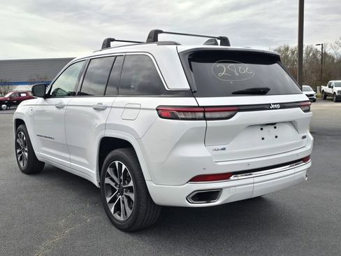 Used 2022 Jeep Grand Cherokee Overland image 12