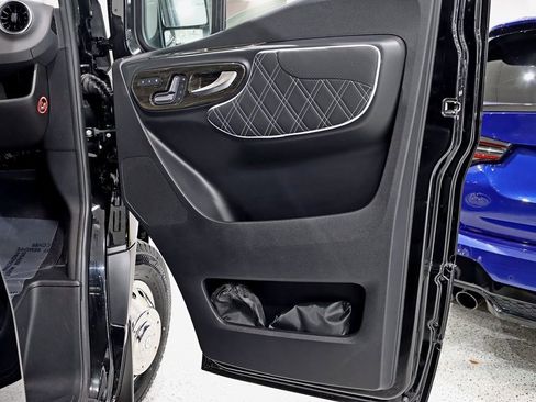 Used 2024 Mercedes-Benz Sprinter 3500 image 33