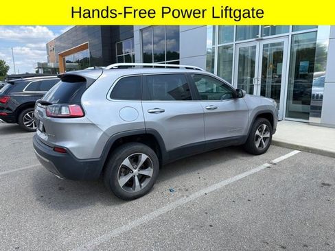 Used 2019 Jeep Cherokee Limited w/ Luxury Group AWD/4WD image 6