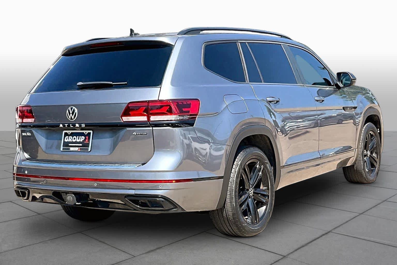 Used 2023 Volkswagen Atlas SEL R-Line AWD/4WD image 13