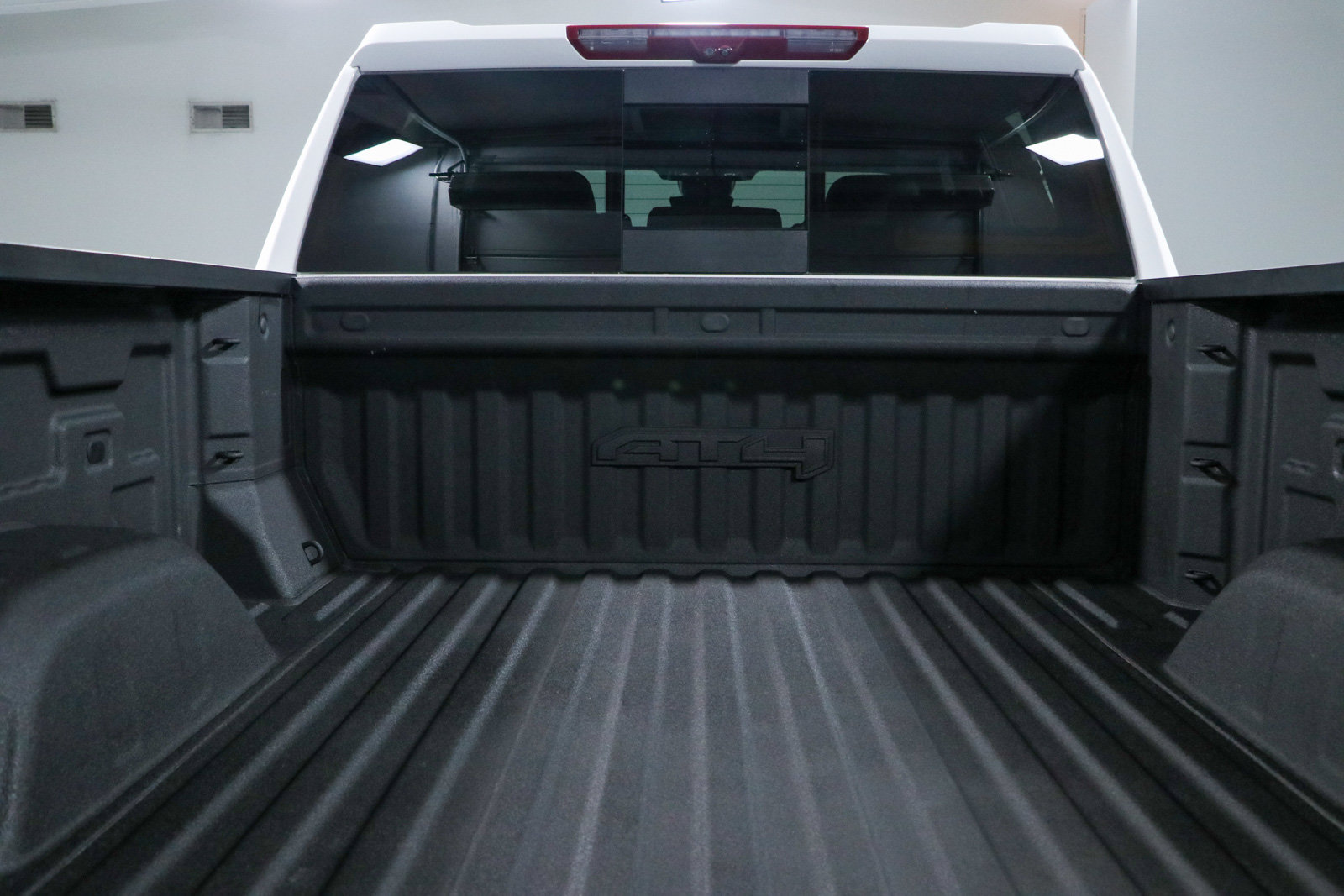 Used 2024 GMC Sierra 1500 AT4 w/ Technology Package AWD/4WD image 31