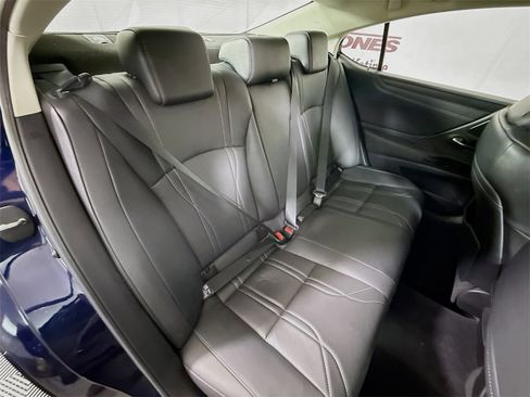 Used 2022 Lexus ES 300h w/ Luxury Package image 32