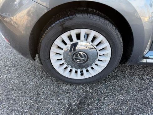 Used 2014 Volkswagen Beetle 2.5 image 13