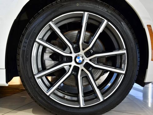 Used 2019 BMW 330i xDrive Sedan w/ Convenience Package image 9