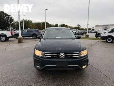 Used 2018 Volkswagen Tiguan SE AWD/4WD image 3