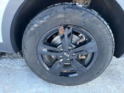 Used 2021 Kia Sorento LX image 37