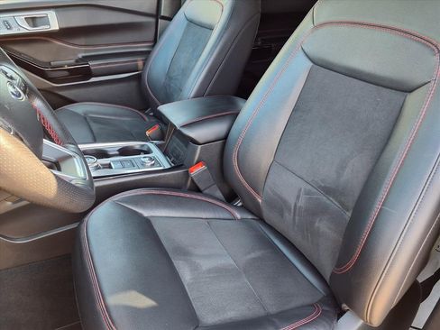 Used 2023 Ford Explorer ST-Line w/ Class IV Trailer Tow Package image 3