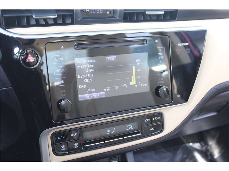 Used 2017 Toyota Corolla LE w/ Carpet Mat Package (TMS) FWD image 8