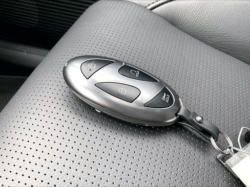 Certified 2025 Hyundai Santa Fe Limited image 10