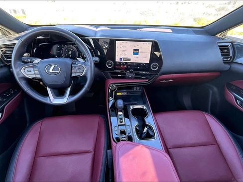 Used 2024 Lexus NX 350h Premium image 15