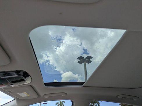 New 2025 Hyundai Sonata Limited image 18