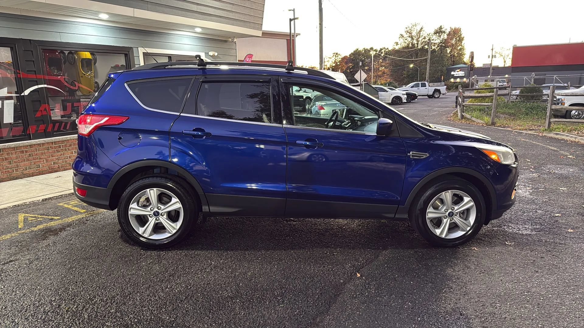 Used 2015 Ford Escape SE w/ Equipment Group 201A AWD/4WD image 4
