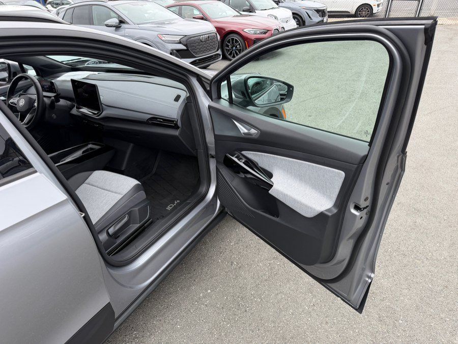 Used 2024 Volkswagen ID.4 Pro AWD/4WD image 33