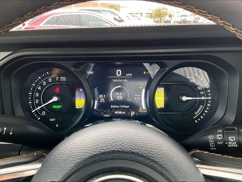 Used 2024 Jeep Wrangler Unlimited Sahara AWD/4WD image 13