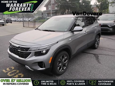 Used 2024 Kia Seltos LX AWD/4WD image 1