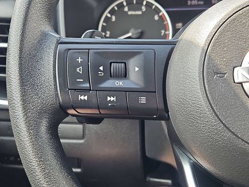 Used 2023 Nissan Rogue S AWD/4WD image 20