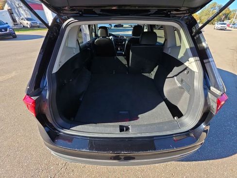 Used 2023 Volkswagen Tiguan SE image 25