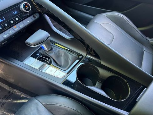 Certified 2023 Hyundai Elantra Limited FWD image 28