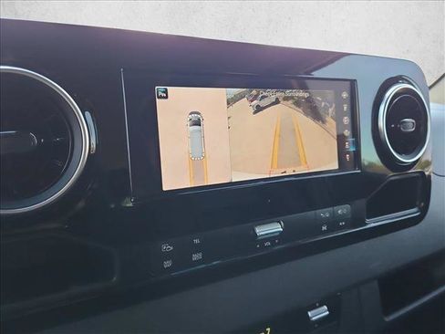 Used 2024 Mercedes-Benz Sprinter 2500 image 14