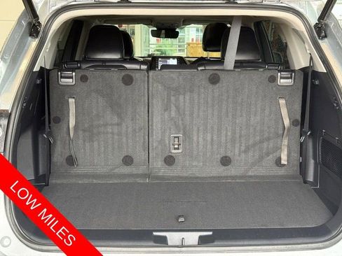 Used 2021 Toyota Highlander XLE AWD/4WD image 8