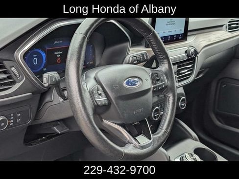 Used 2020 Ford Escape Titanium w/ Titanium Premium Package 2.0 AWD/4WD image 15