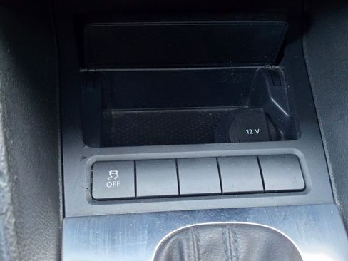 Used 2011 Volkswagen Jetta SE w/ Wheel & Sunroof Pkg image 31