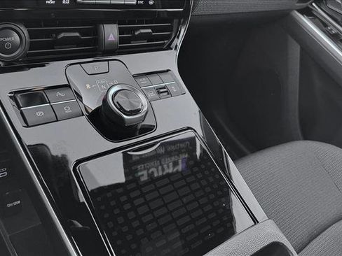 Certified 2025 Toyota bZ4X AWD image 16