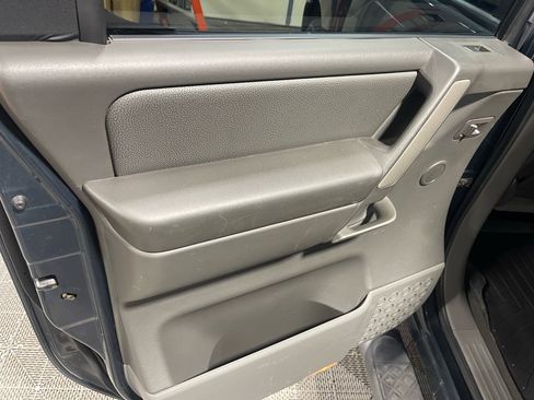 Used 2006 Nissan Titan LE w/ (R02) LE Off-Road Pkg image 29