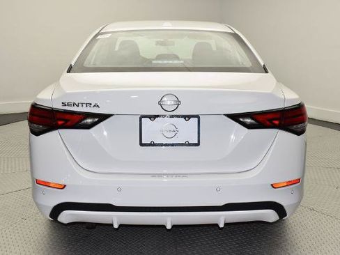 Certified 2025 Nissan Sentra SV FWD image 6