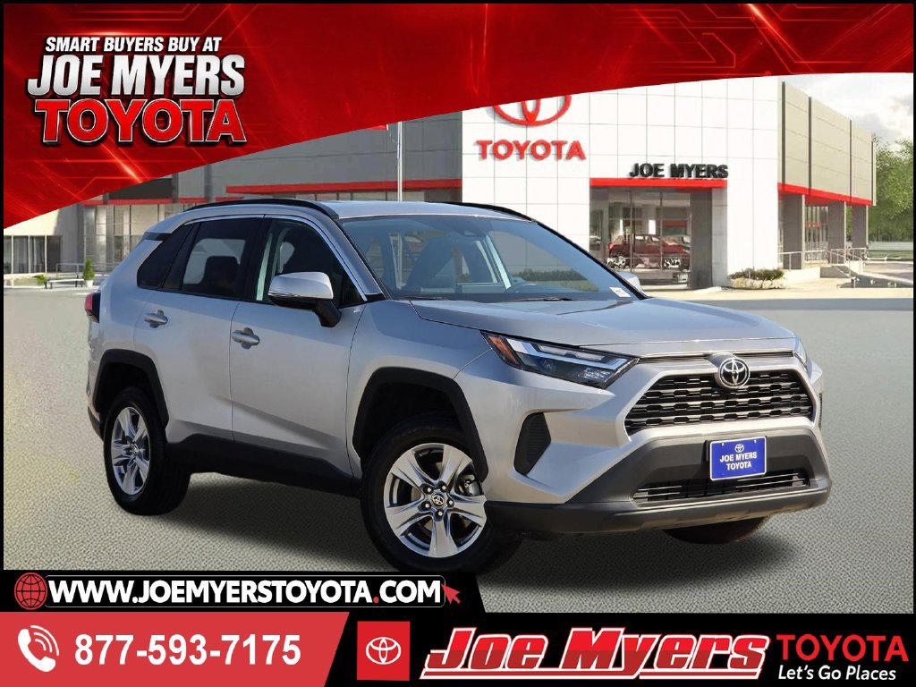 Used 2025 Toyota RAV4 XLE FWD image 1